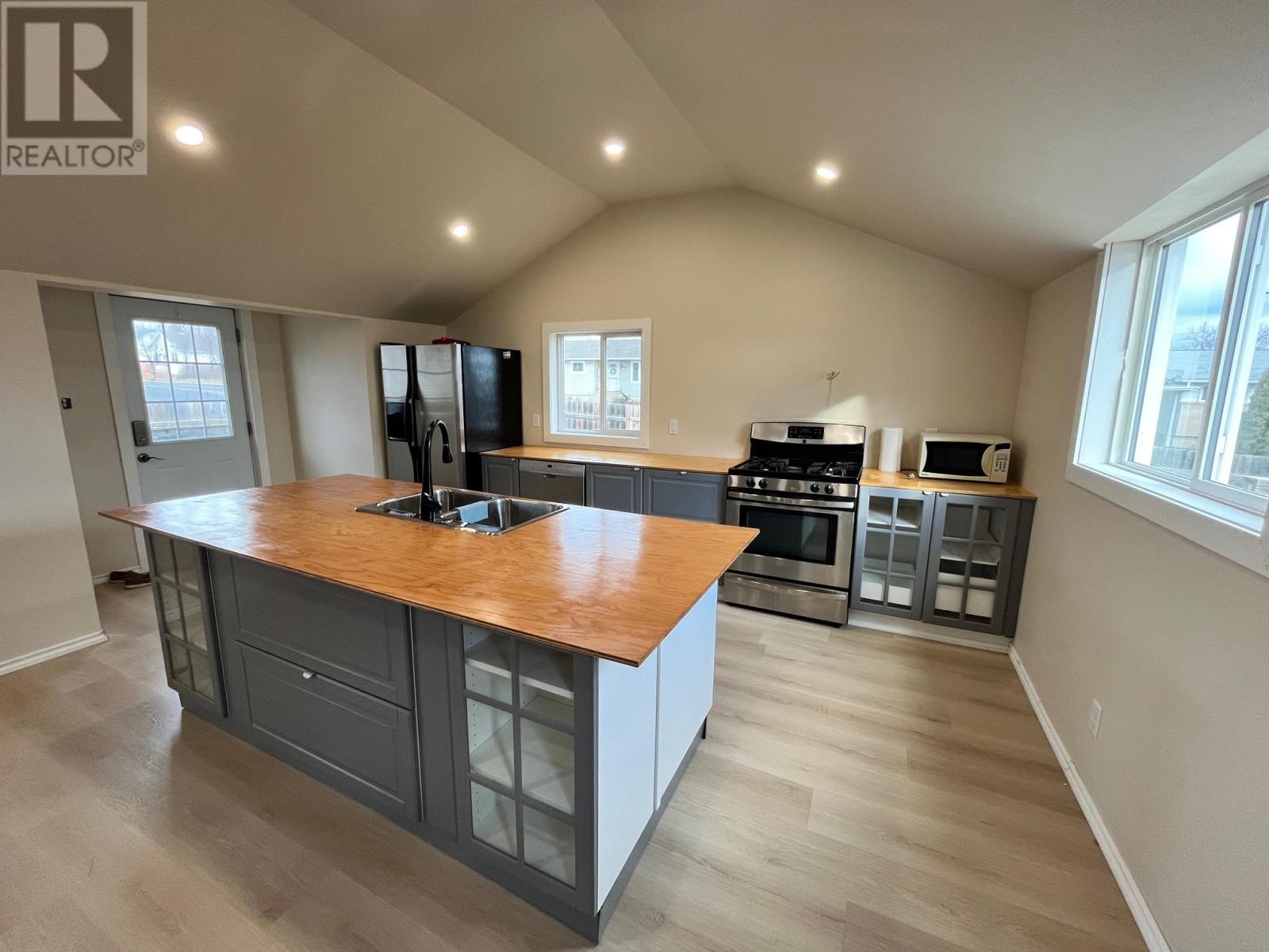 8 Elliot Street, Cochenour, Ontario  P0V 1L0 - Photo 6 - TB253548