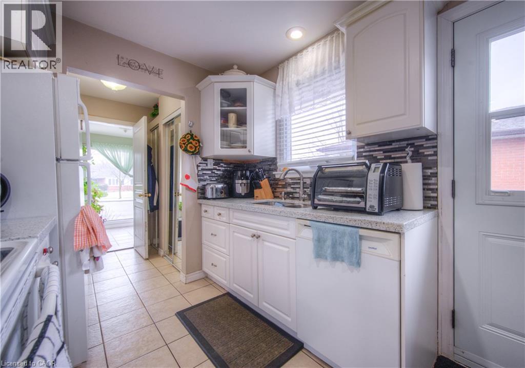 74 Markwood Drive, Kitchener, Ontario  N2M 3H6 - Photo 7 - 40790168