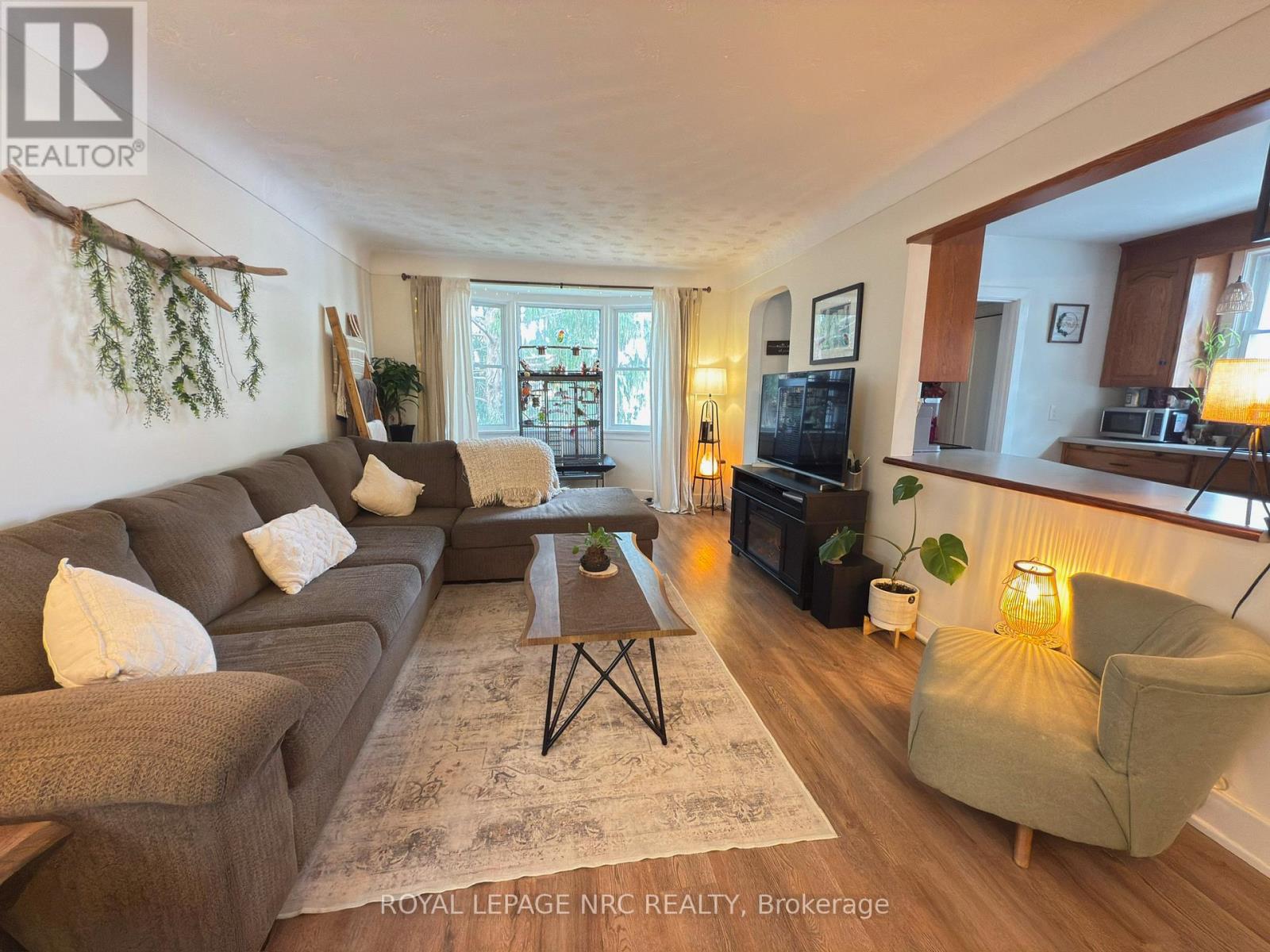 190 Carlton Street, St. Catharines, Ontario  L2R 1S4 - Photo 10 - X12574456