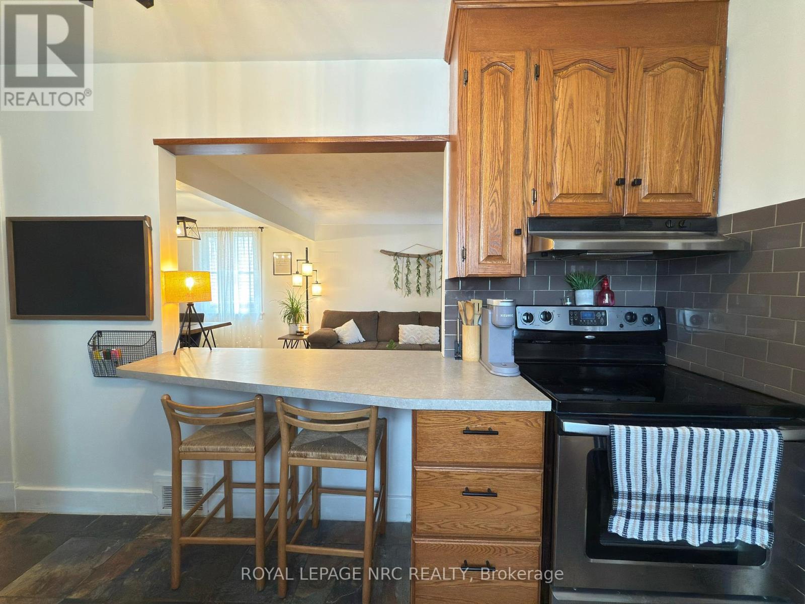 190 Carlton Street, St. Catharines, Ontario  L2R 1S4 - Photo 15 - X12574456