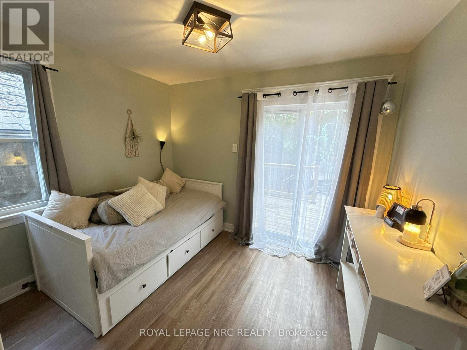 190 Carlton Street, St. Catharines, Ontario  L2R 1S4 - Photo 21 - X12574456