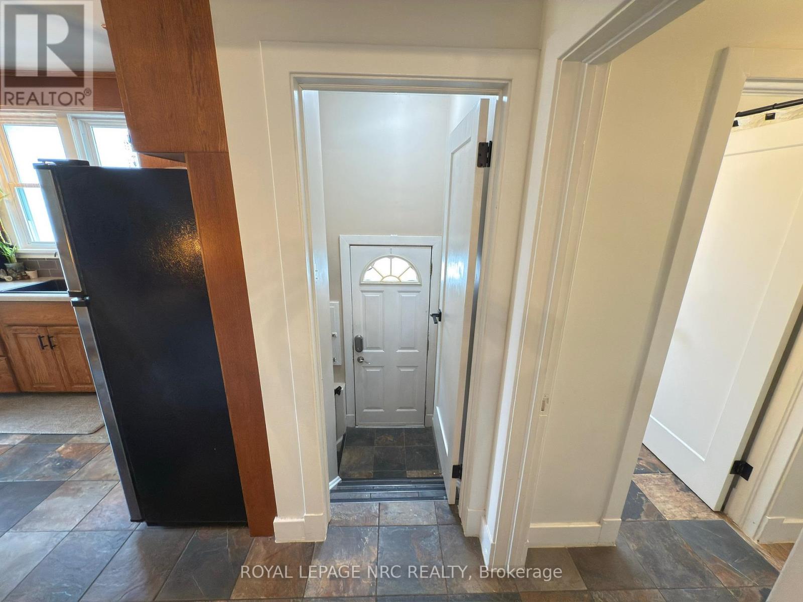 190 Carlton Street, St. Catharines, Ontario  L2R 1S4 - Photo 27 - X12574456