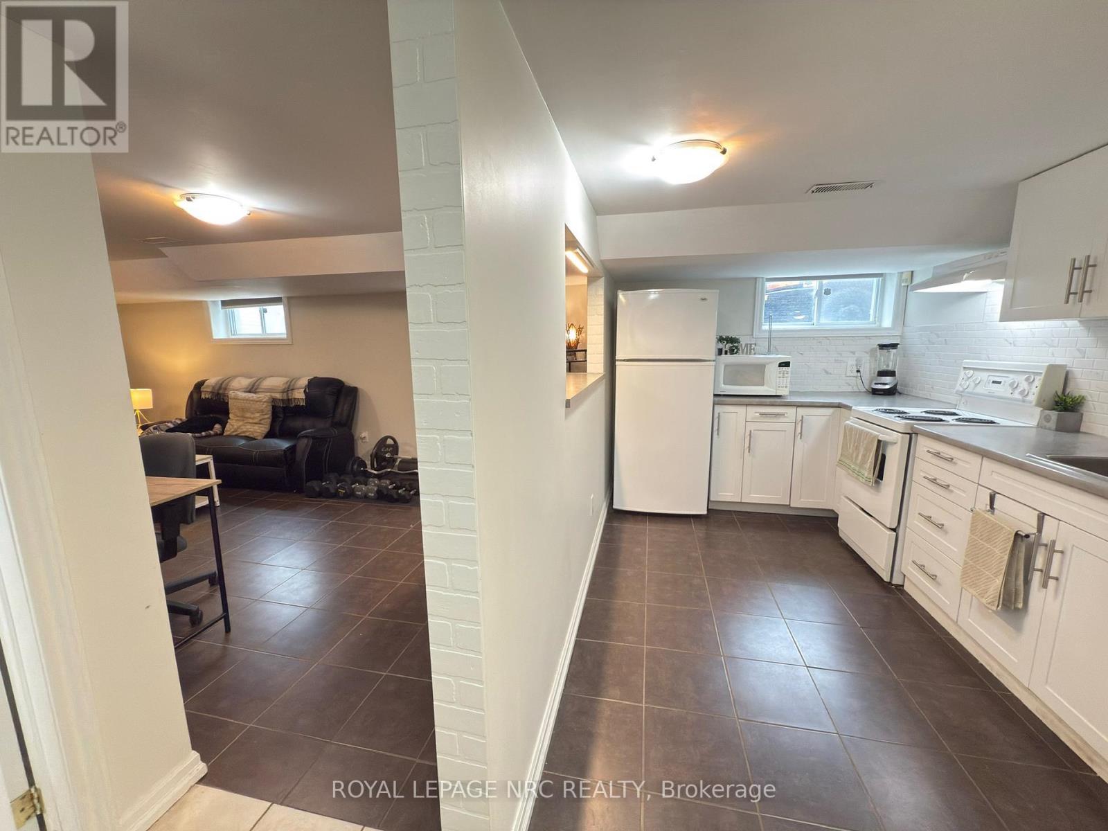 190 Carlton Street, St. Catharines, Ontario  L2R 1S4 - Photo 30 - X12574456