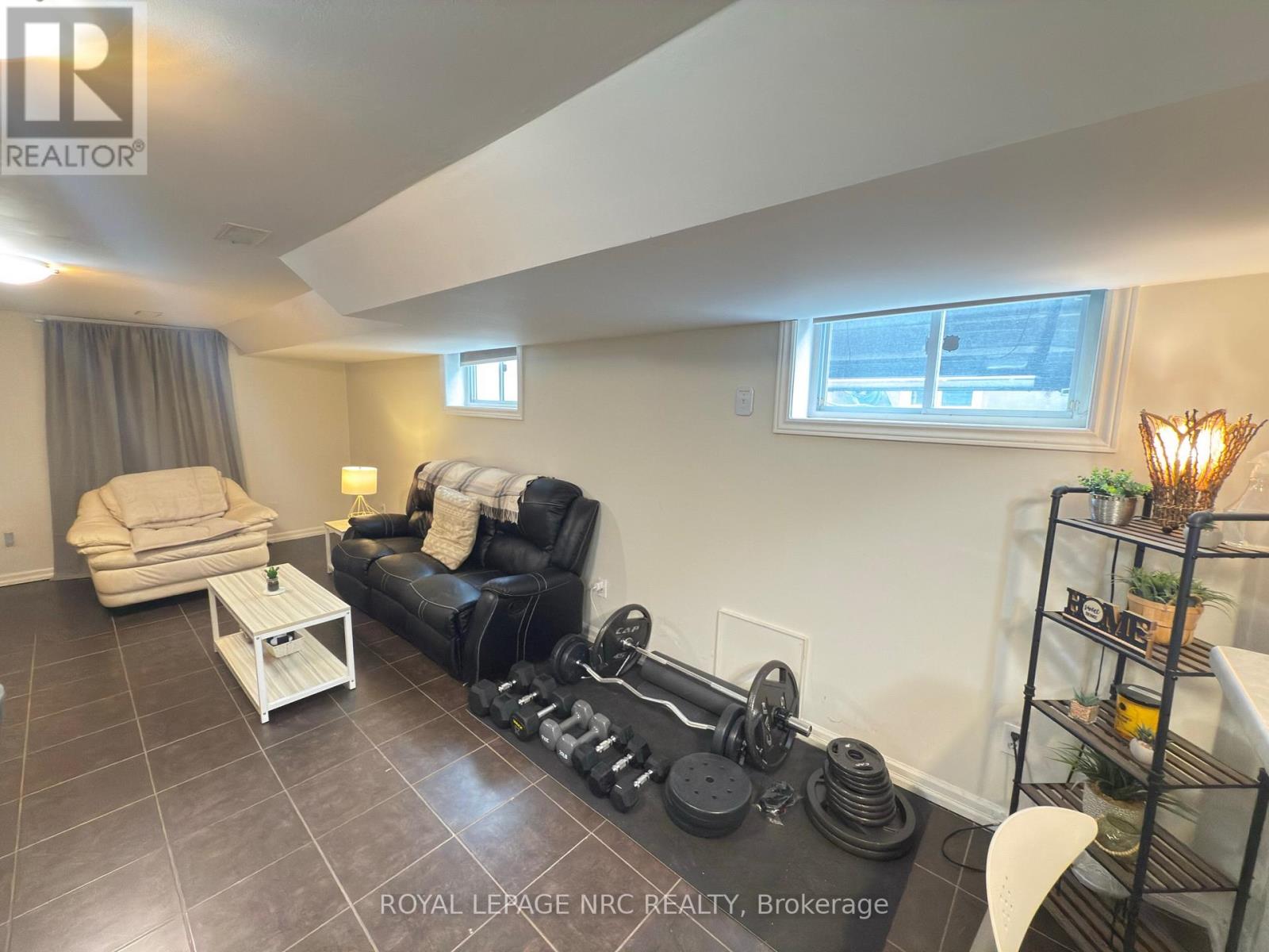 190 Carlton Street, St. Catharines, Ontario  L2R 1S4 - Photo 33 - X12574456