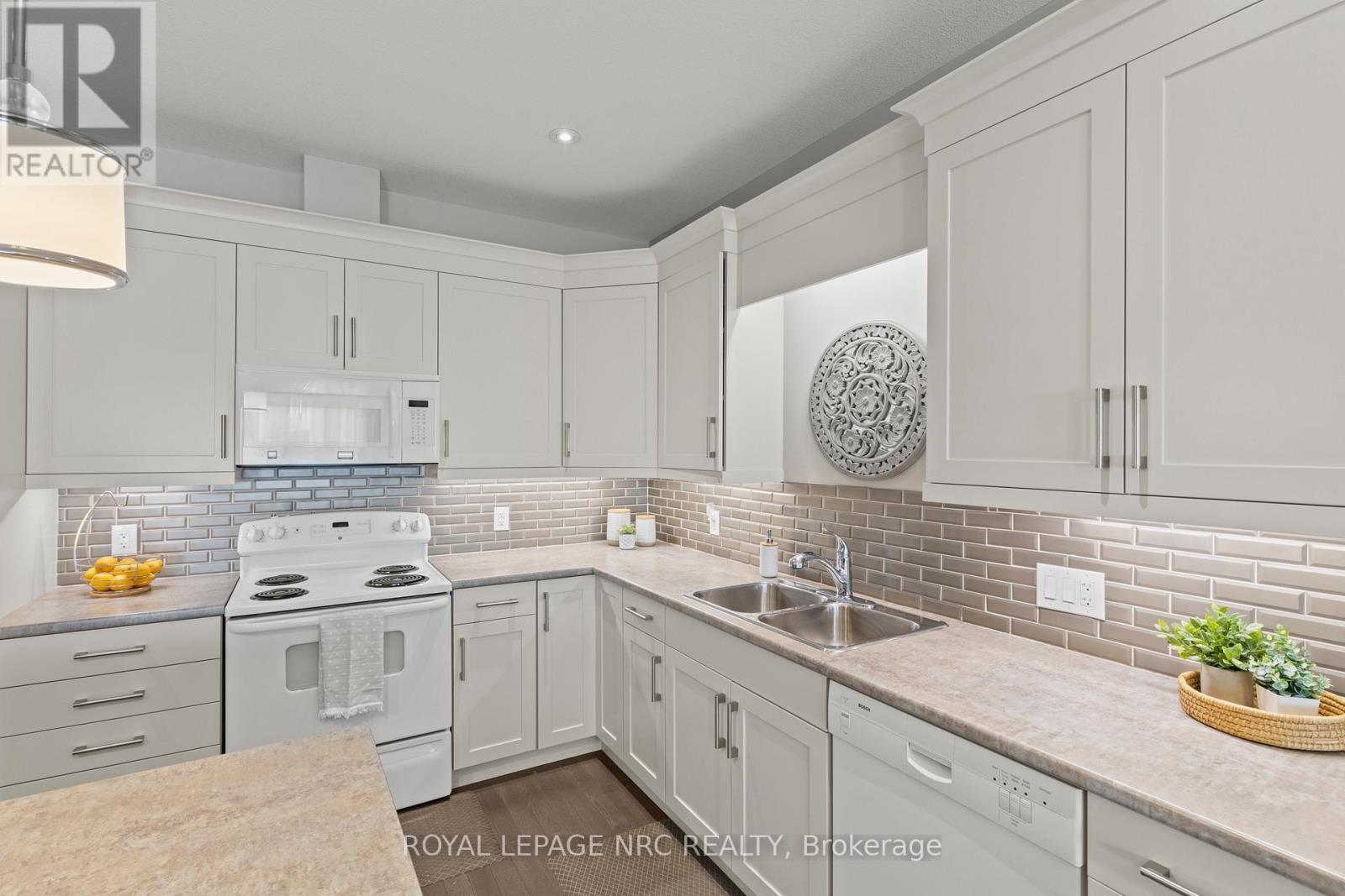 30 Blossom Common, St. Catharines, Ontario  L2M 0B3 - Photo 9 - X12574496