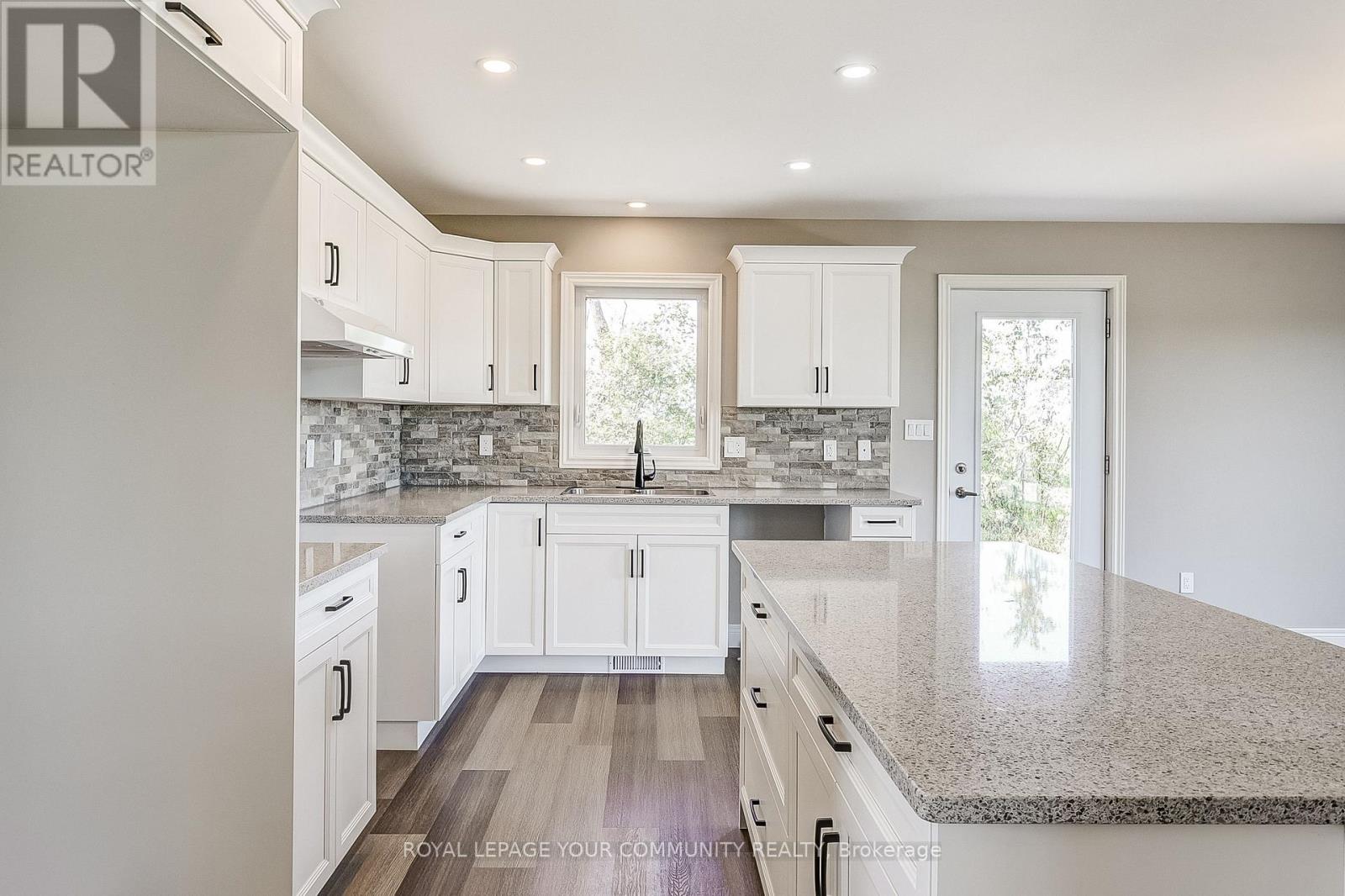 371 Linden Valley Road, Kawartha Lakes, Ontario  K0M 2T0 - Photo 10 - X12574256