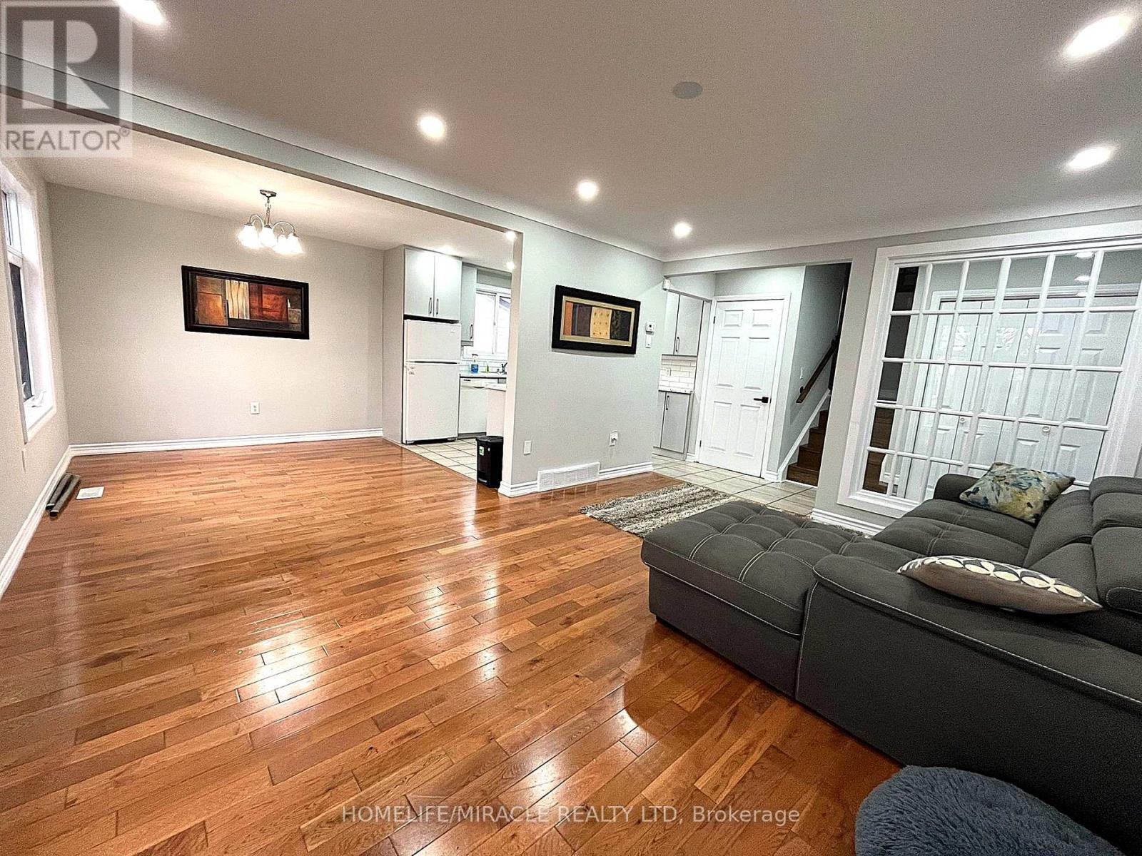 Uppers - Exclude Basement - 7043 Bonnie Street, Niagara Falls, Ontario  L2G 7N1 - Photo 17 - X12574286