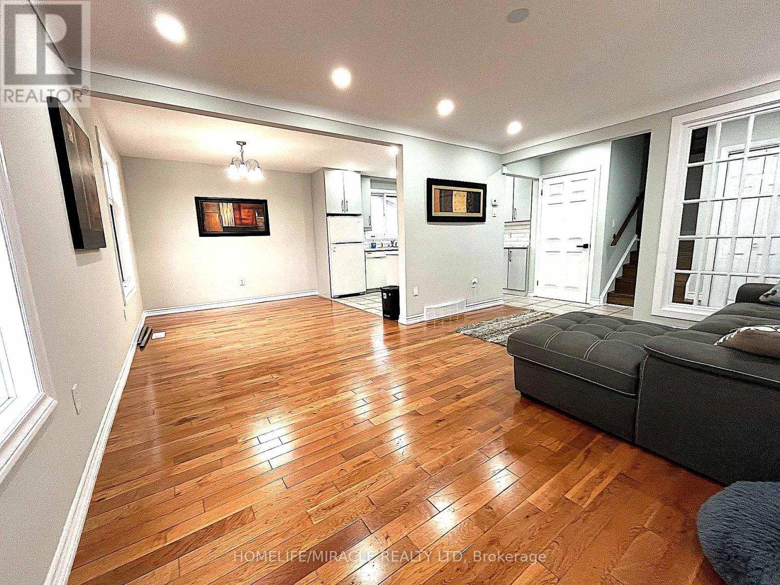 Uppers - Exclude Basement - 7043 Bonnie Street, Niagara Falls, Ontario  L2G 7N1 - Photo 18 - X12574286