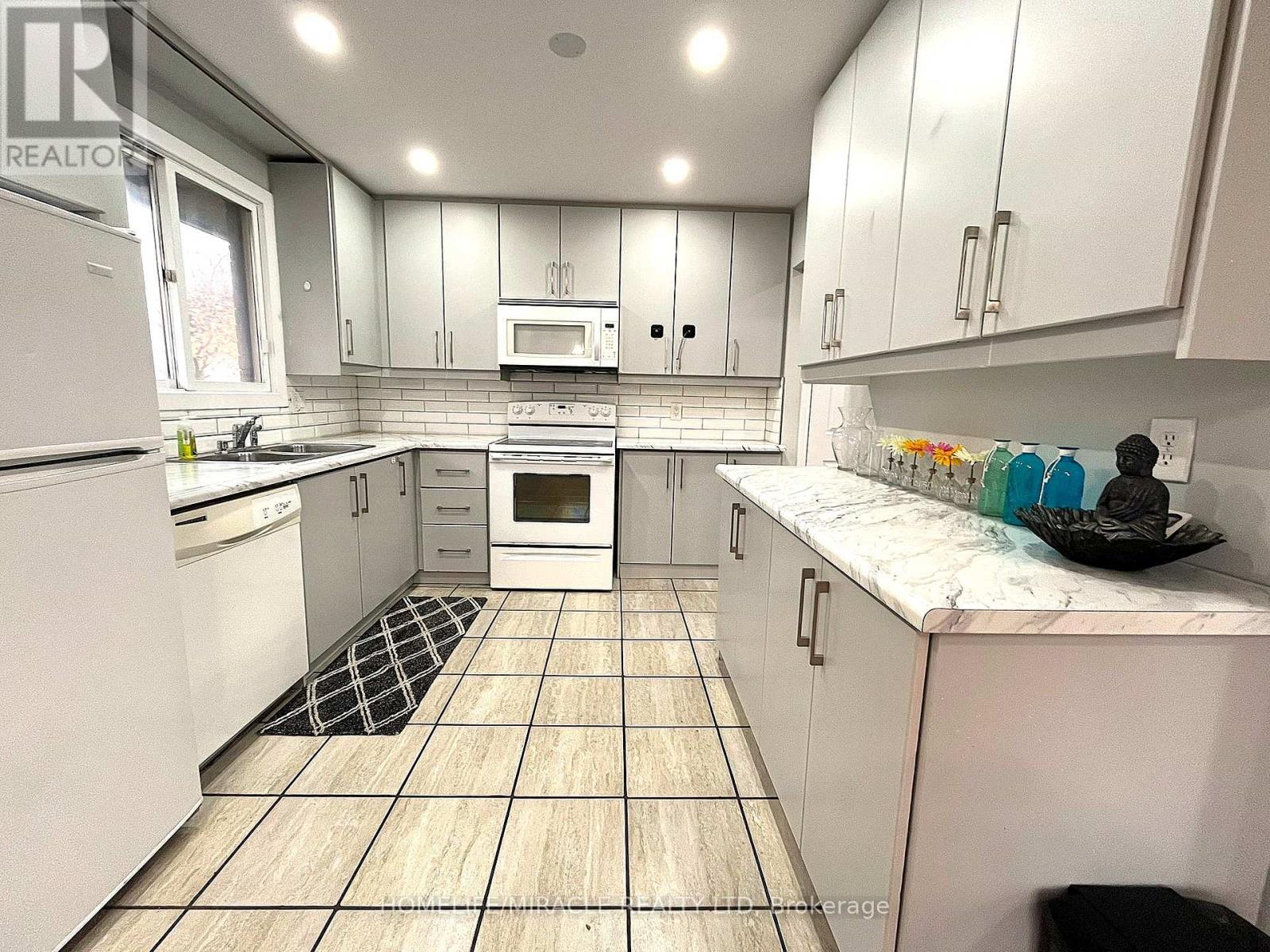 Uppers - Exclude Basement - 7043 Bonnie Street, Niagara Falls, Ontario  L2G 7N1 - Photo 23 - X12574286