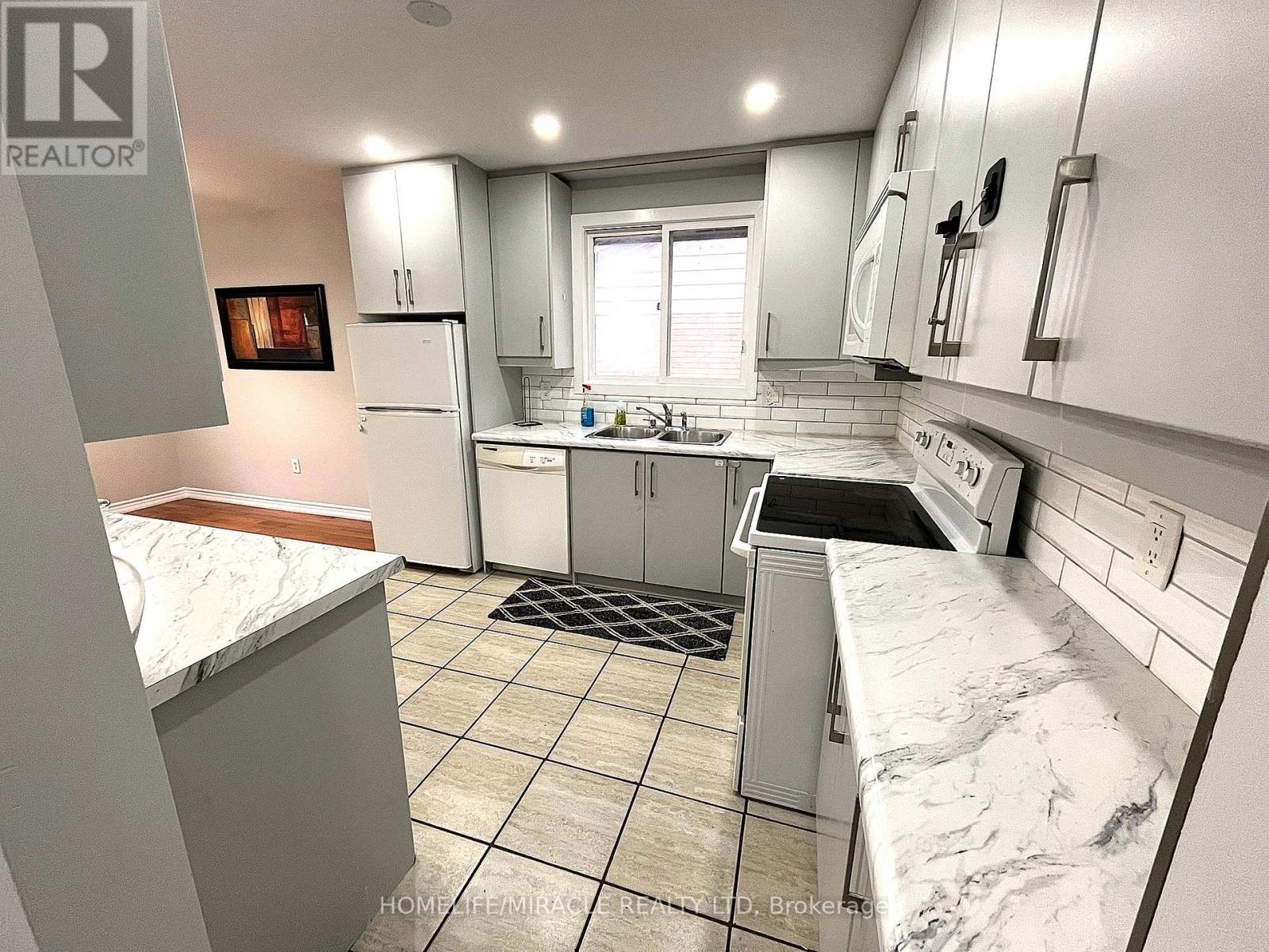 Uppers - Exclude Basement - 7043 Bonnie Street, Niagara Falls, Ontario  L2G 7N1 - Photo 25 - X12574286