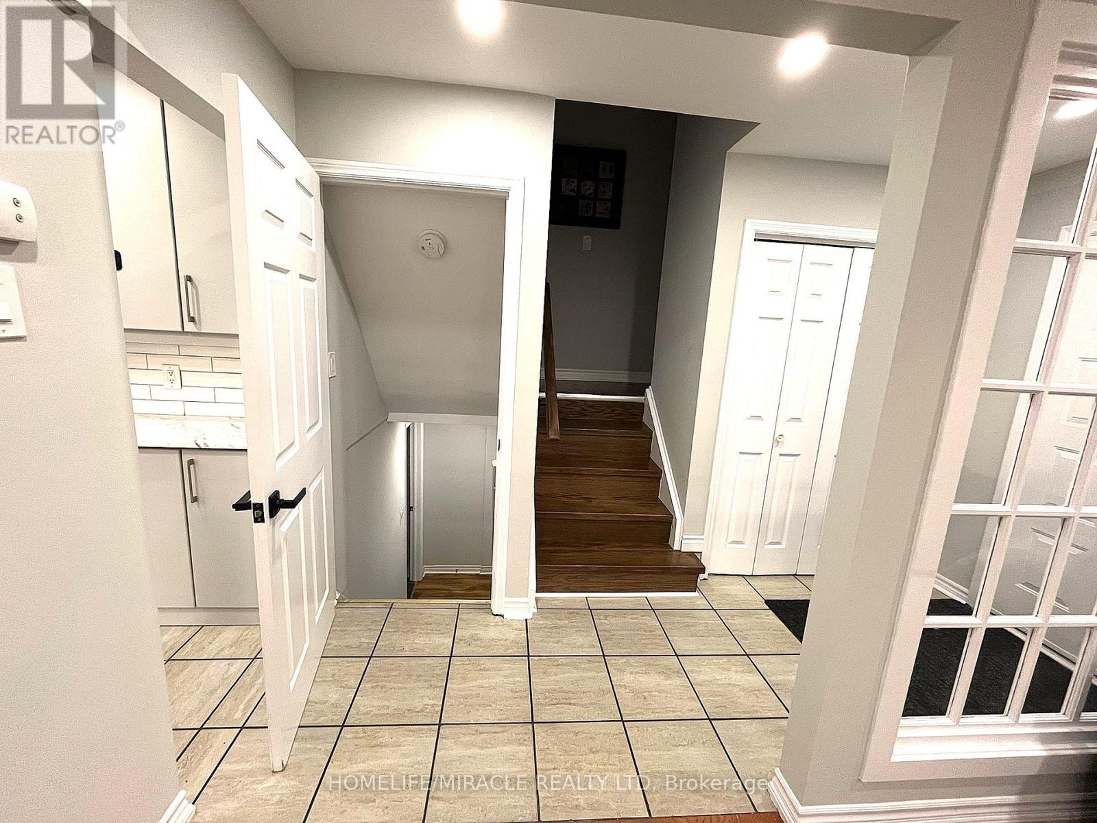 Uppers - Exclude Basement - 7043 Bonnie Street, Niagara Falls, Ontario  L2G 7N1 - Photo 26 - X12574286