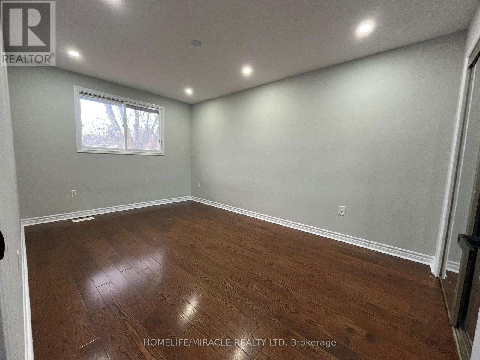 Uppers - Exclude Basement - 7043 Bonnie Street, Niagara Falls, Ontario  L2G 7N1 - Photo 29 - X12574286