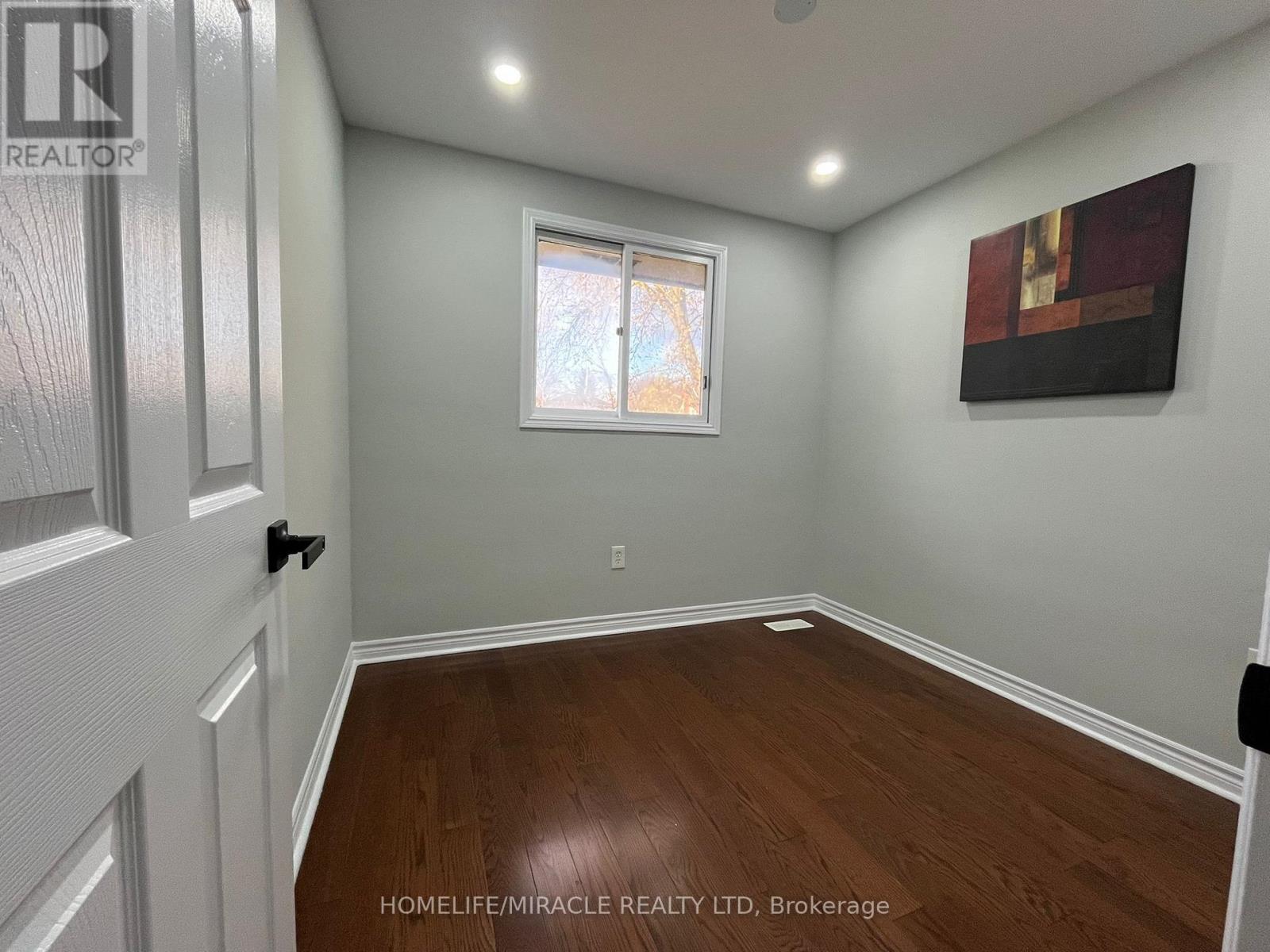 Uppers - Exclude Basement - 7043 Bonnie Street, Niagara Falls, Ontario  L2G 7N1 - Photo 35 - X12574286