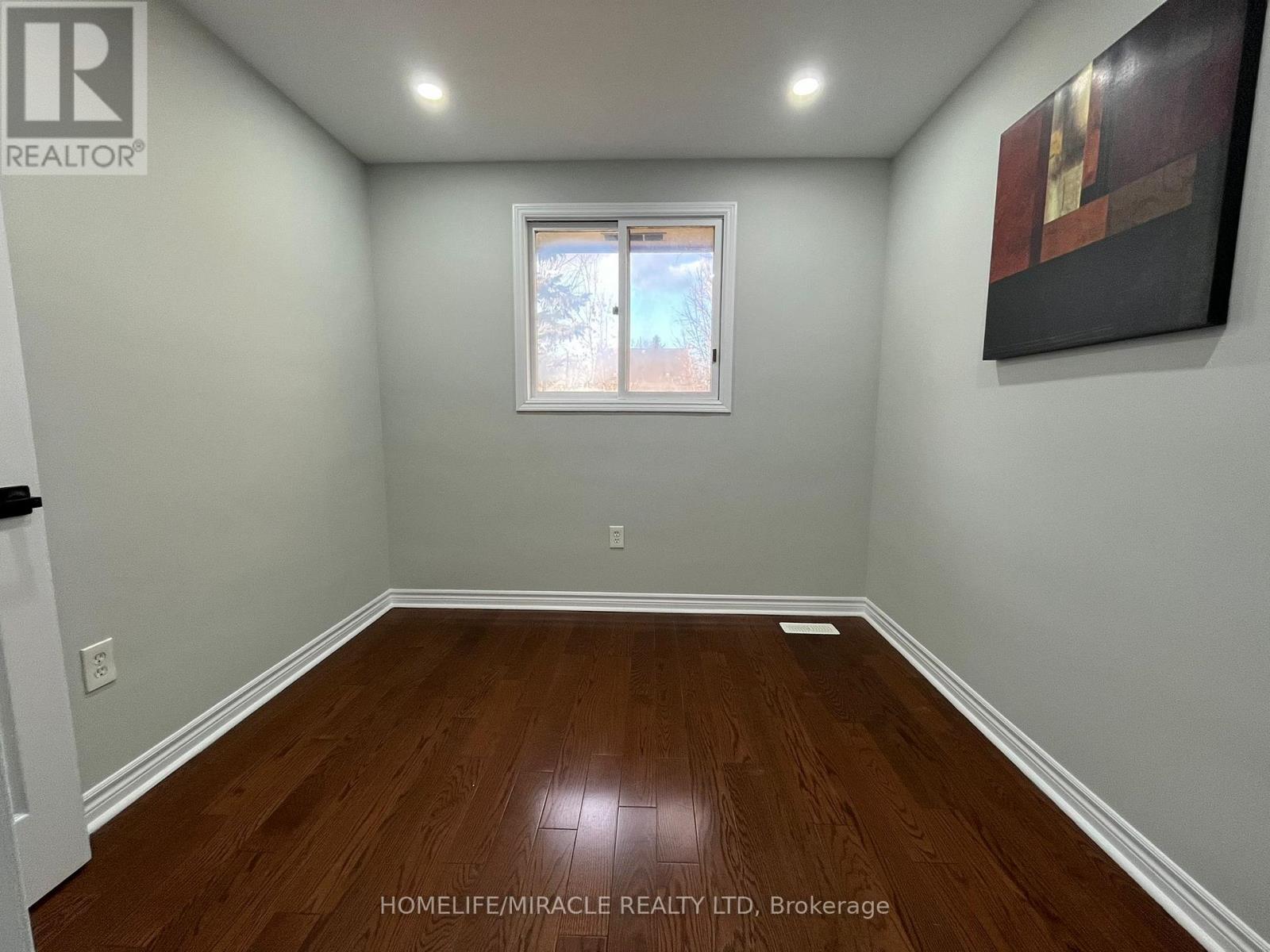 Uppers - Exclude Basement - 7043 Bonnie Street, Niagara Falls, Ontario  L2G 7N1 - Photo 36 - X12574286