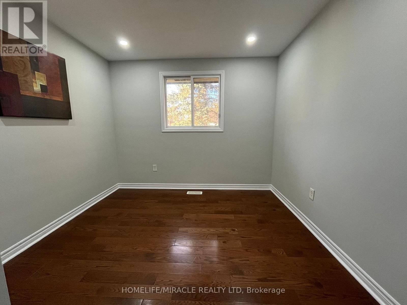 Uppers - Exclude Basement - 7043 Bonnie Street, Niagara Falls, Ontario  L2G 7N1 - Photo 42 - X12574286