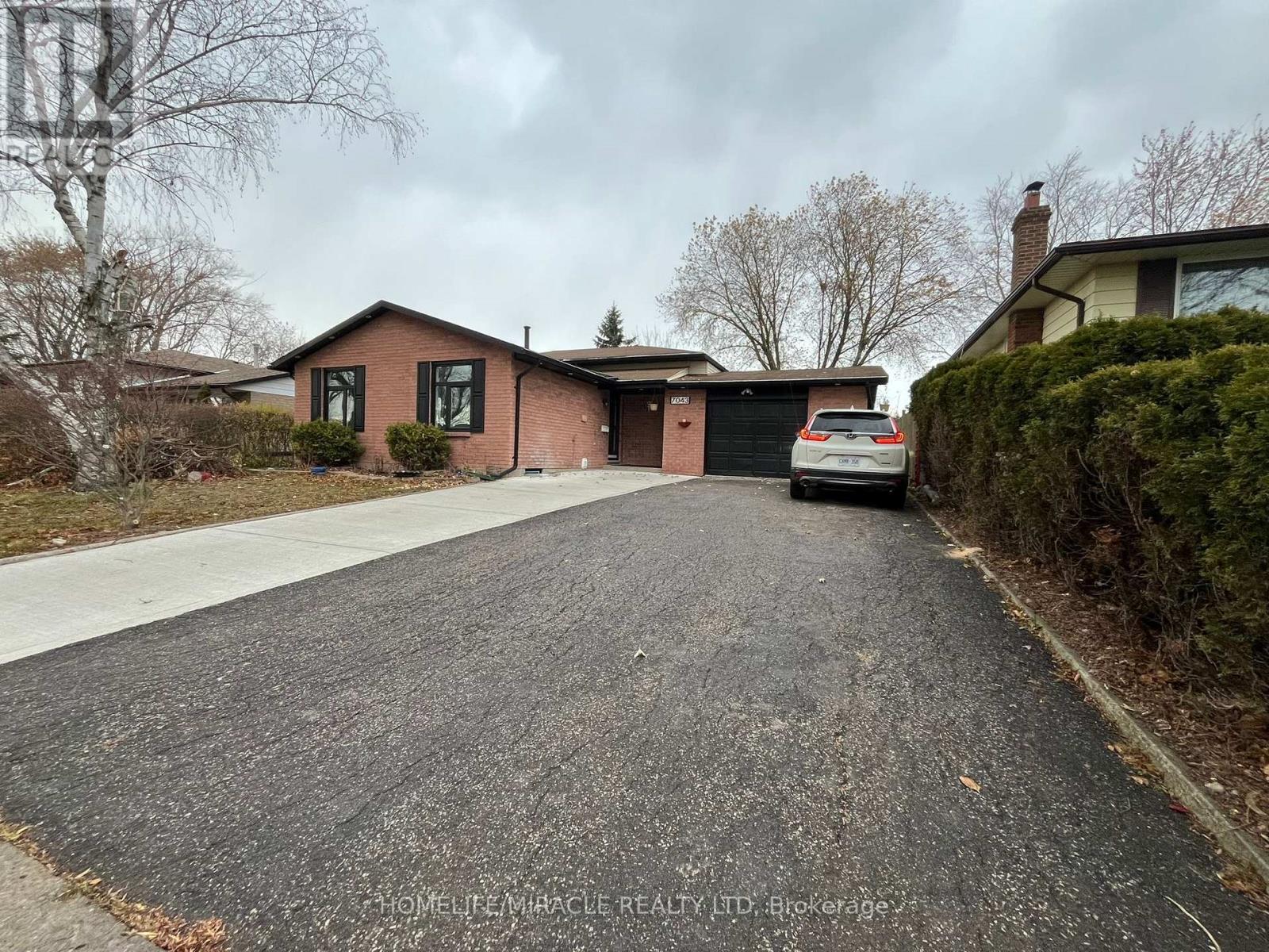 Uppers - Exclude Basement - 7043 Bonnie Street, Niagara Falls, Ontario  L2G 7N1 - Photo 5 - X12574286