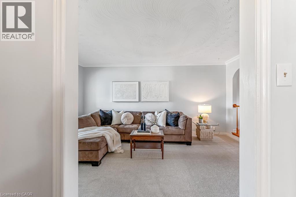 187 Guildwood Drive, Hamilton, Ontario  L9C 6W7 - Photo 4 - 40755994