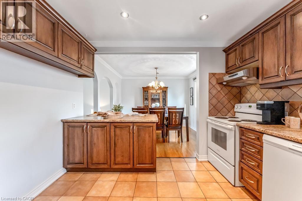 187 Guildwood Drive, Hamilton, Ontario  L9C 6W7 - Photo 8 - 40755994