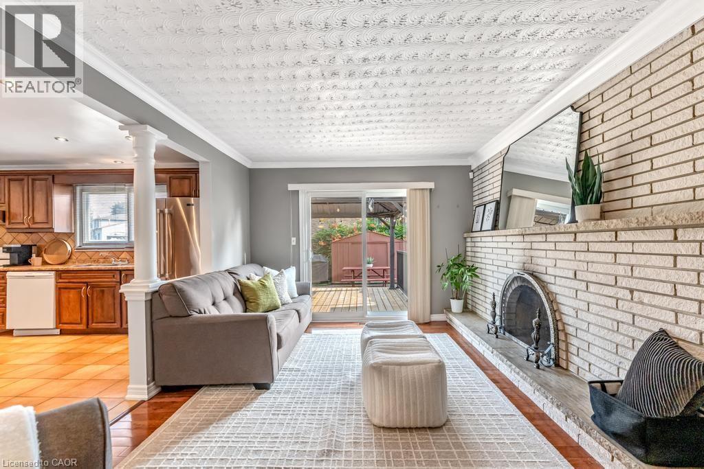 187 Guildwood Drive, Hamilton, Ontario  L9C 6W7 - Photo 11 - 40755994