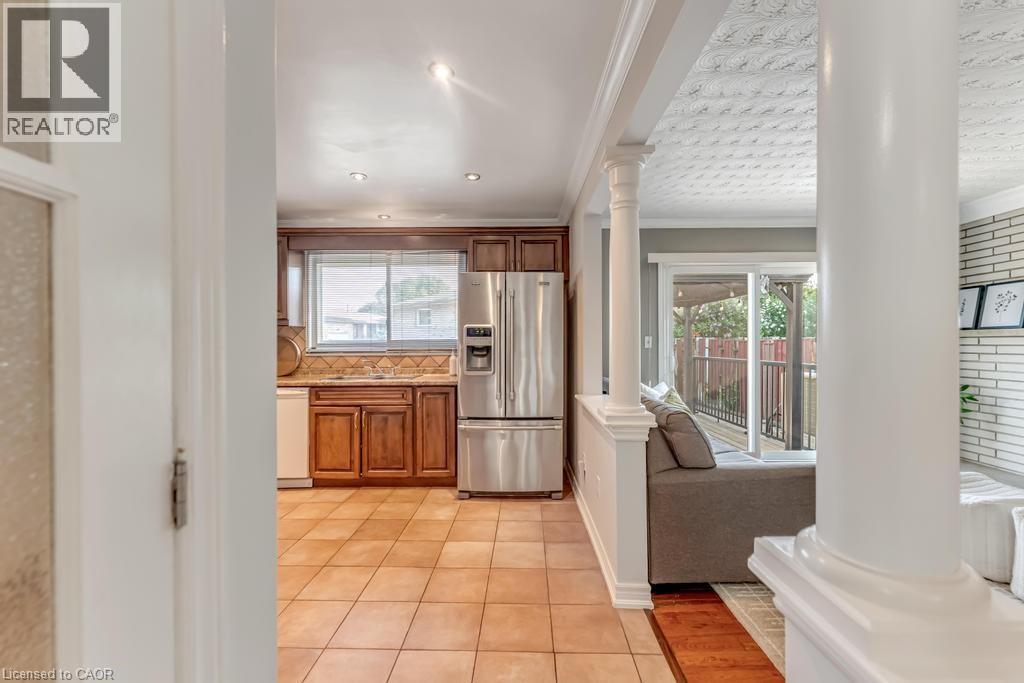 187 Guildwood Drive, Hamilton, Ontario  L9C 6W7 - Photo 14 - 40755994