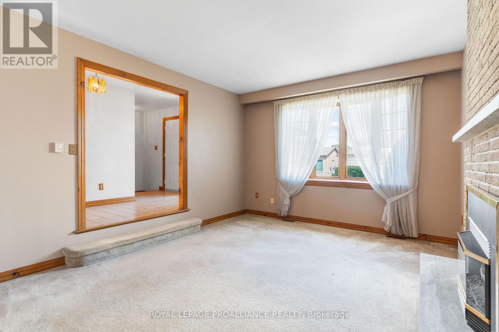 208 Beley Street, Brockville, Ontario  K6V 6Z8 - Photo 11 - X12574570