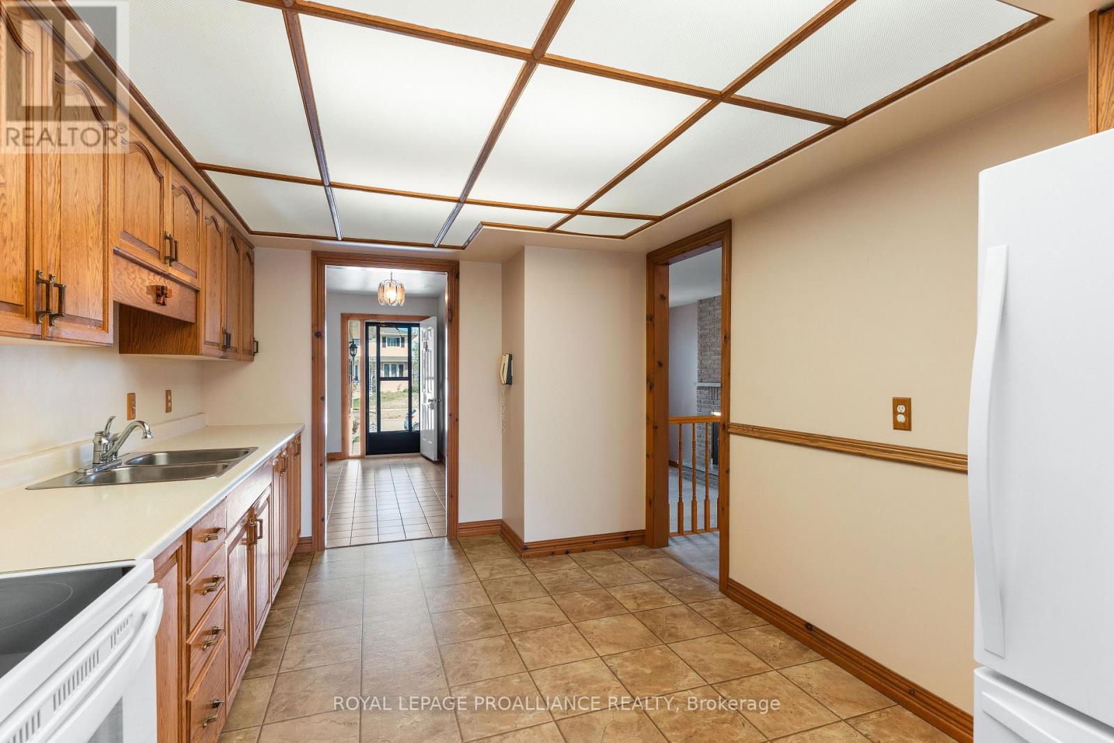 208 Beley Street, Brockville, Ontario  K6V 6Z8 - Photo 19 - X12574570