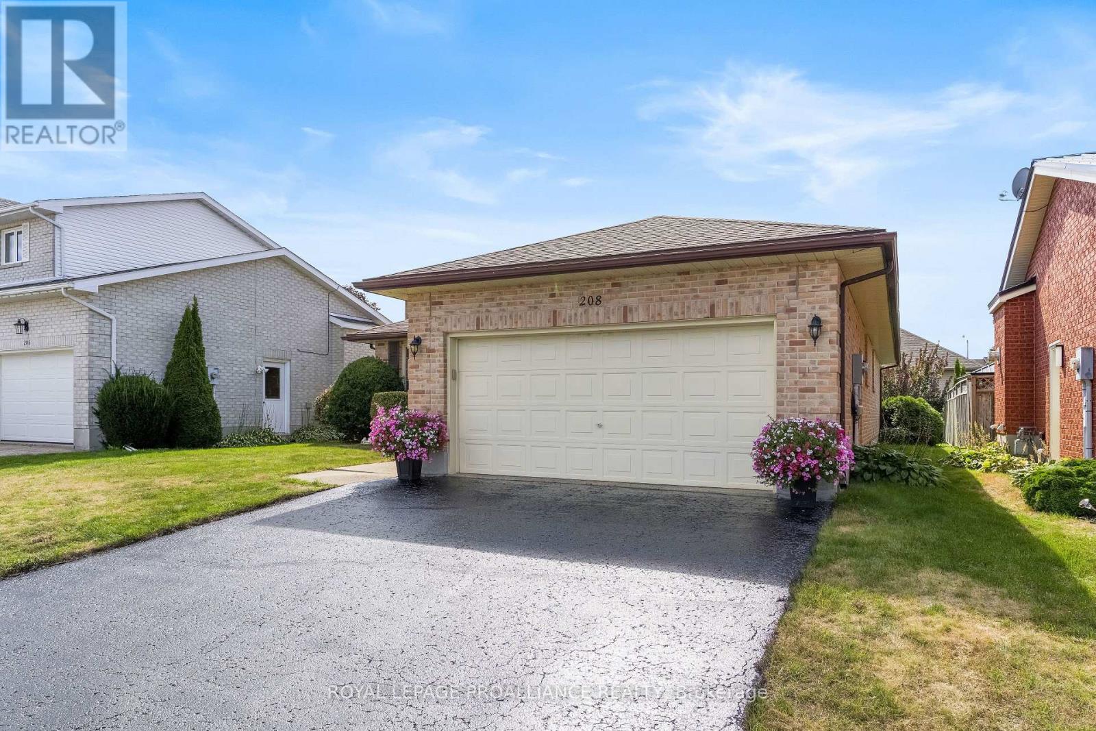 208 Beley Street, Brockville, Ontario  K6V 6Z8 - Photo 3 - X12574570