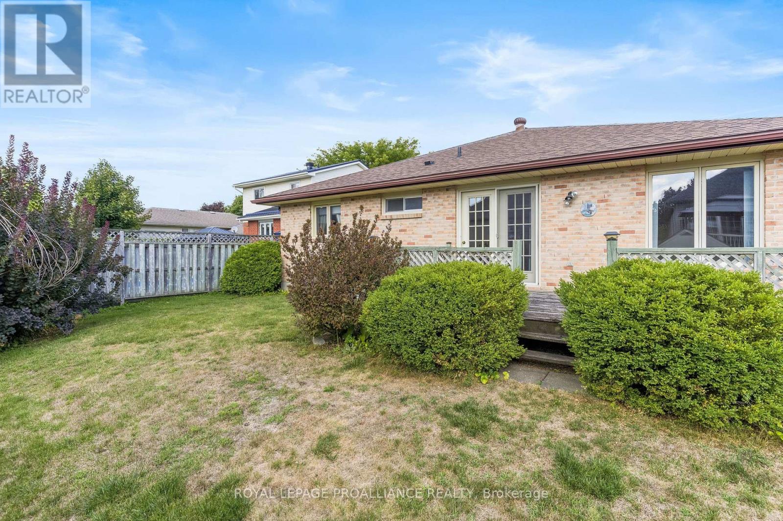 208 Beley Street, Brockville, Ontario  K6V 6Z8 - Photo 4 - X12574570