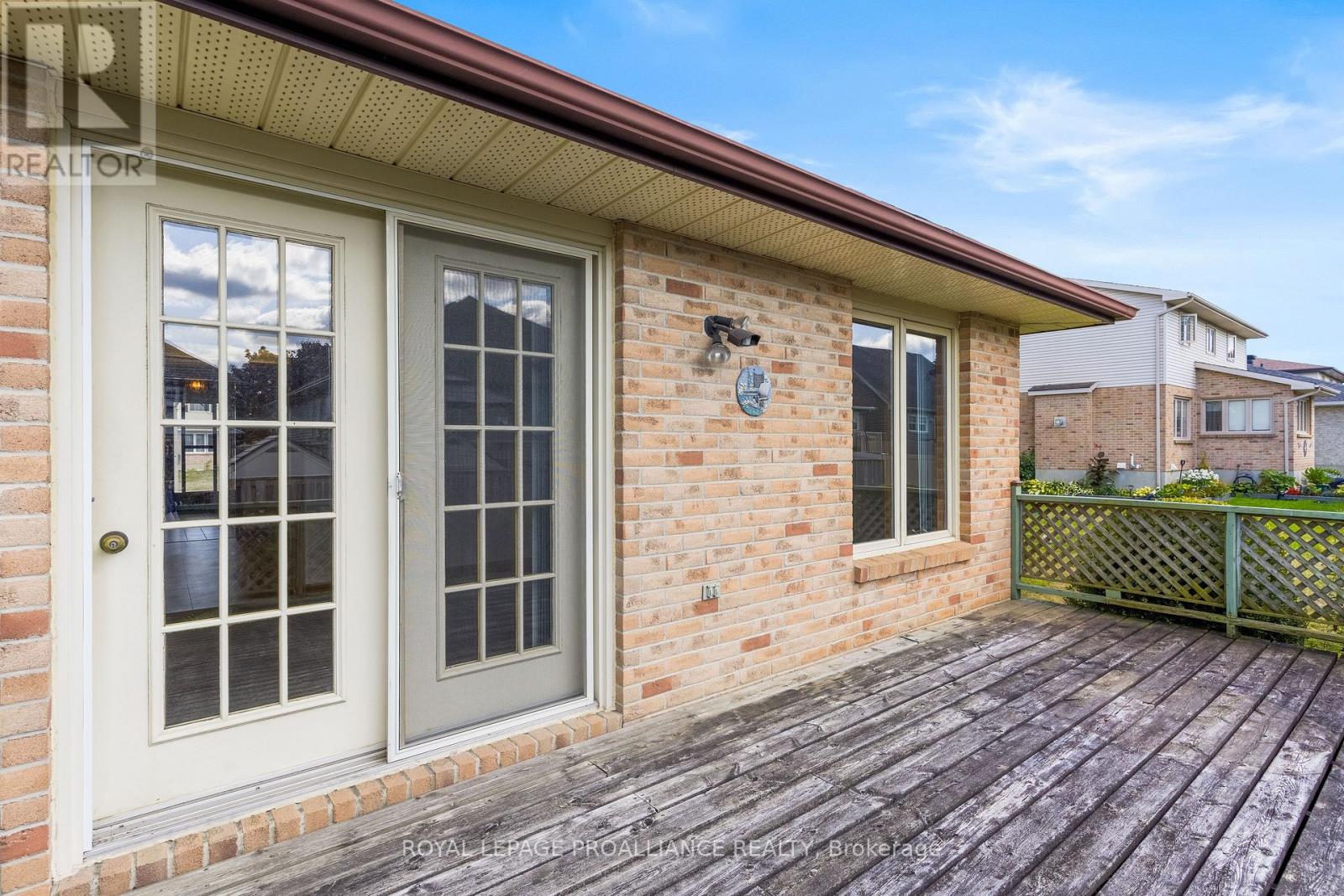 208 Beley Street, Brockville, Ontario  K6V 6Z8 - Photo 5 - X12574570