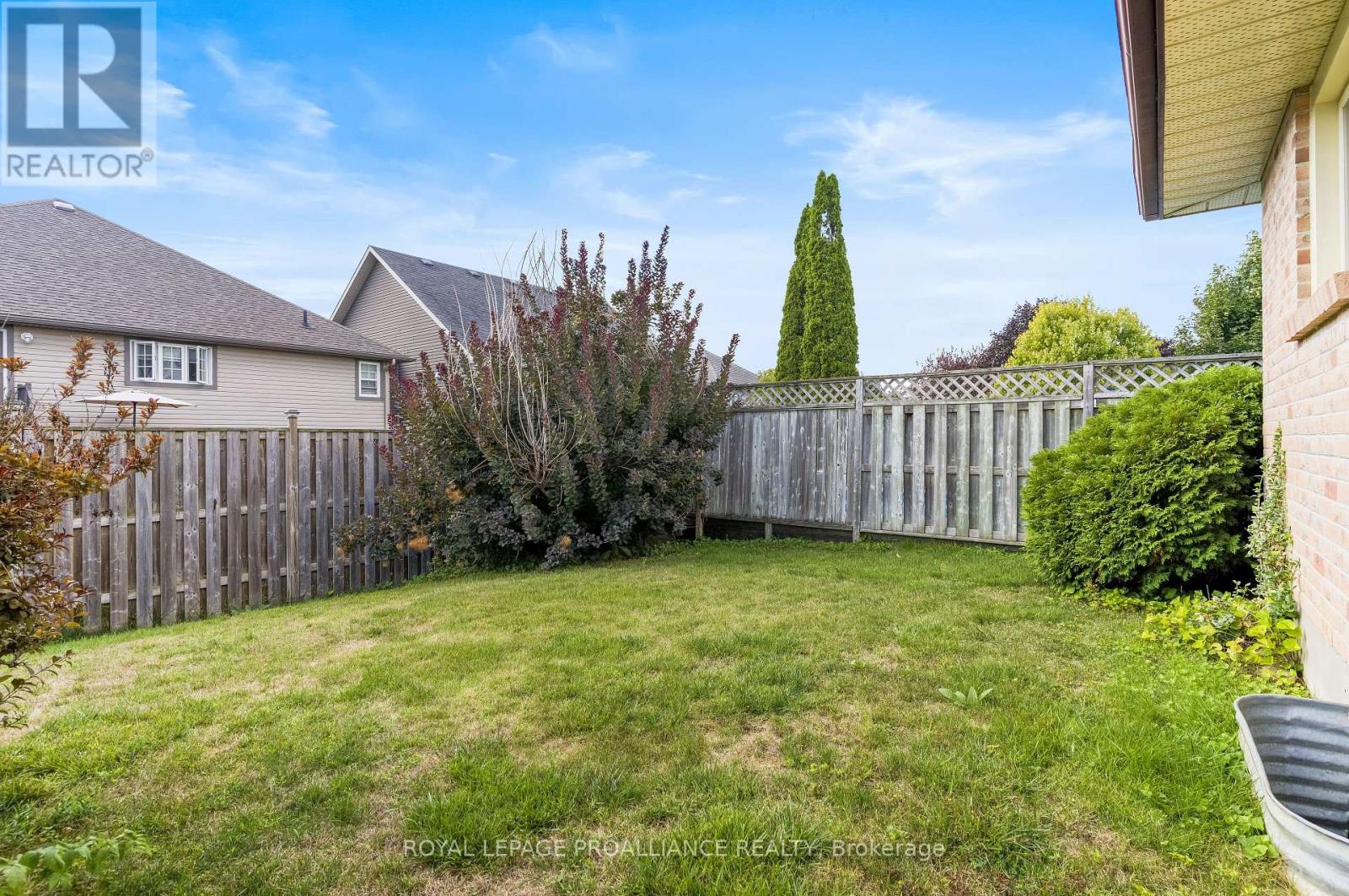 208 Beley Street, Brockville, Ontario  K6V 6Z8 - Photo 6 - X12574570