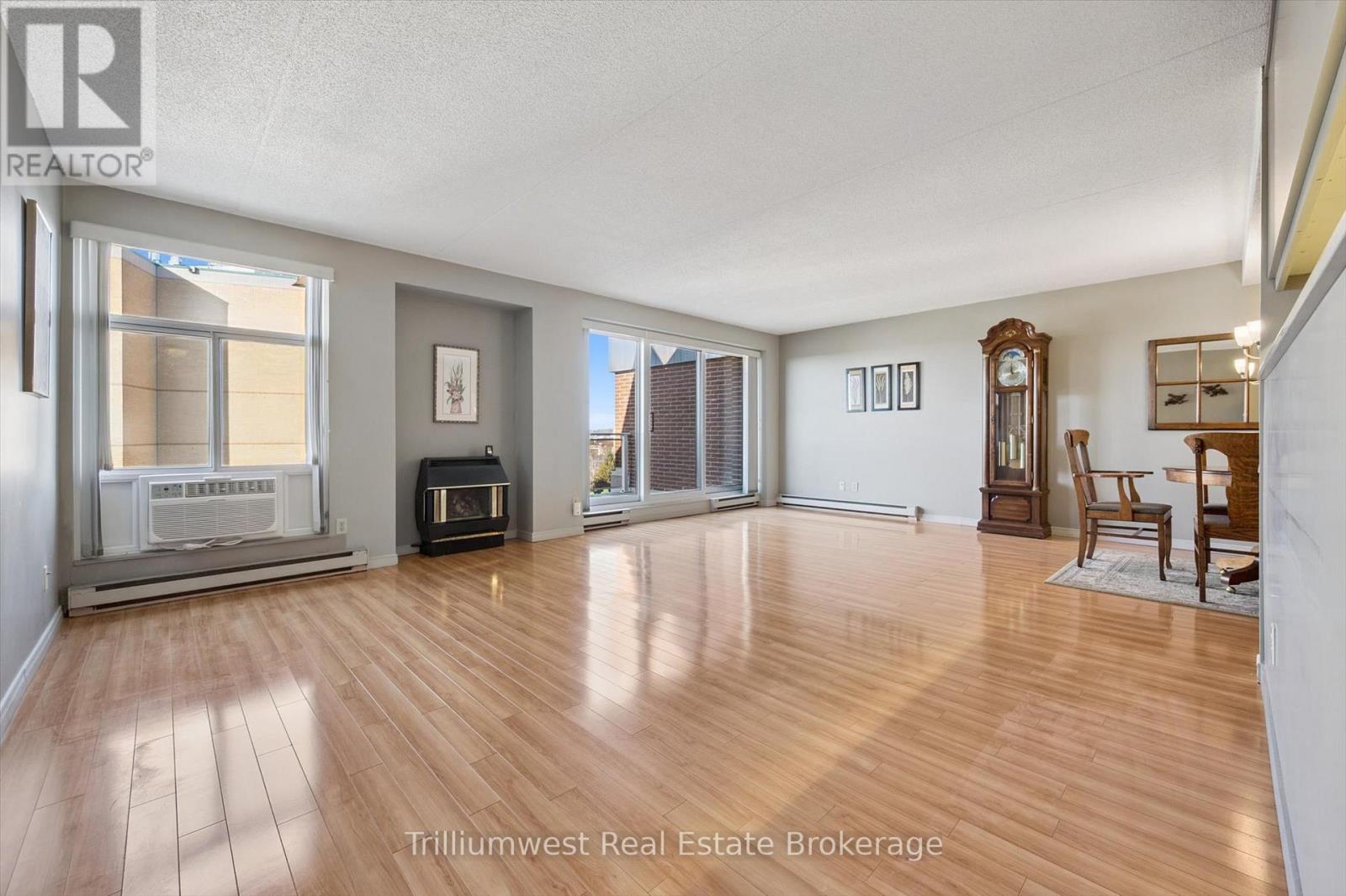 705 - 8 Christopher Court, Guelph, Ontario  N1G 4N7 - Photo 3 - X12574354