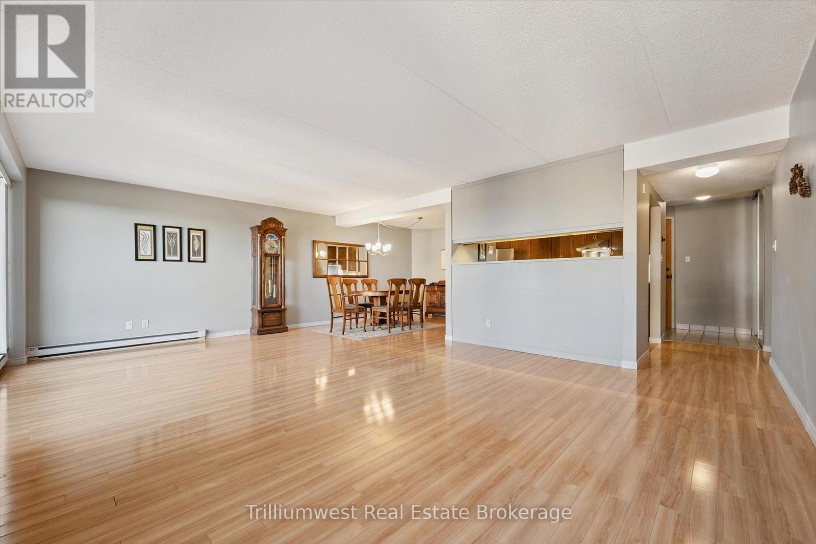 705 - 8 Christopher Court, Guelph, Ontario  N1G 4N7 - Photo 6 - X12574354