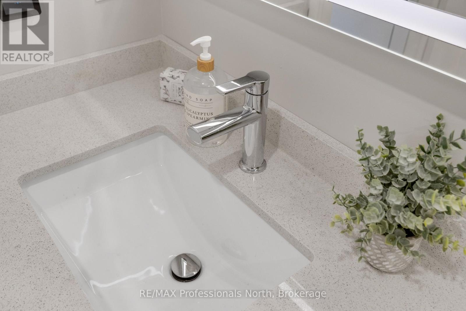 301 - 32 Brunel Road, Huntsville, Ontario P1H 1P5 - Photo 24 - X12574390