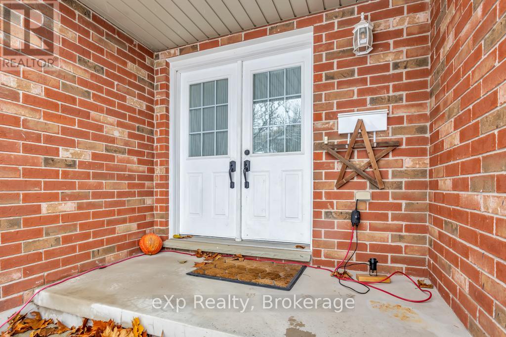 17 Dogwood Drive, Tillsonburg, Ontario  N4G 5S5 - Photo 3 - X12574486