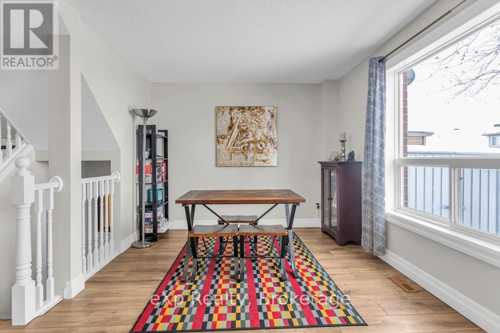 17 Dogwood Drive, Tillsonburg, Ontario  N4G 5S5 - Photo 8 - X12574486