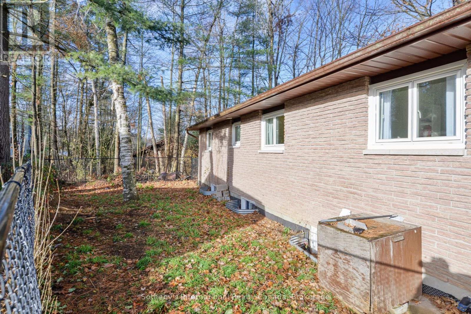 115 Segwun Boulevard, Gravenhurst, Ontario  P1P 1C5 - Photo 24 - X12574536