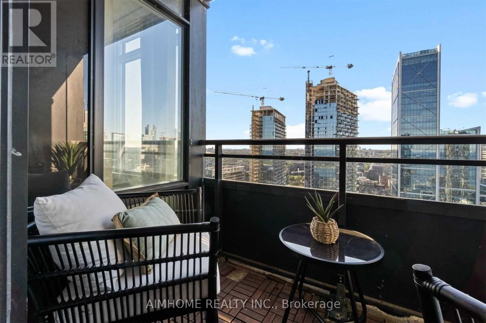 4511 - 25 Telegram Mews, Toronto, Ontario  M5V 3Z1 - Photo 7 - C12574332