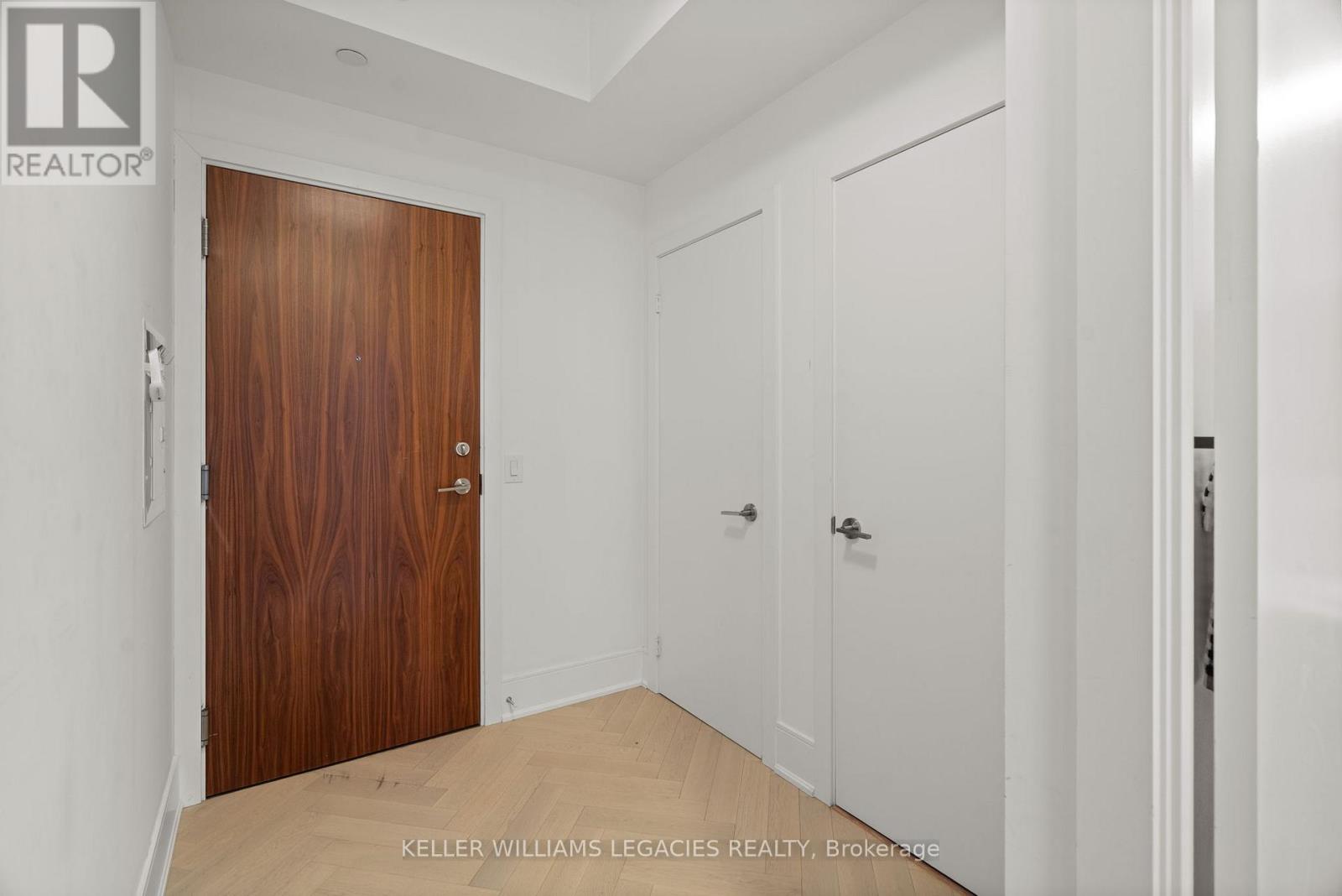 304 - 170 Chiltern Hill Road, Toronto, Ontario  M6C 0A9 - Photo 3 - C12574398