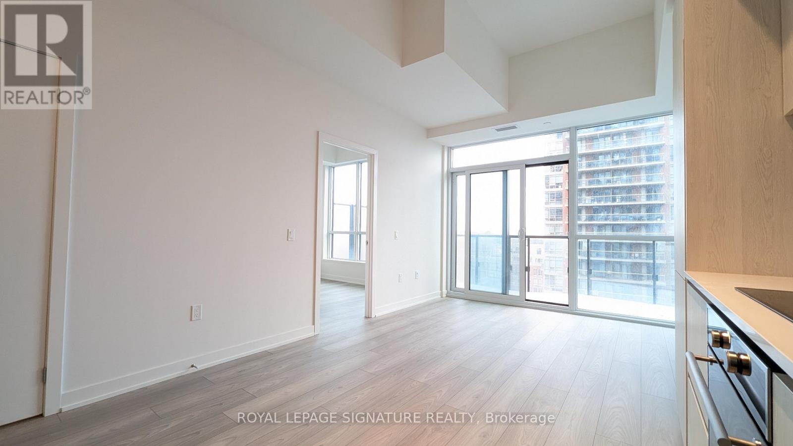 605 - 120 Broadway Avenue, Toronto, Ontario  M4P 0E9 - Photo 4 - C12574406