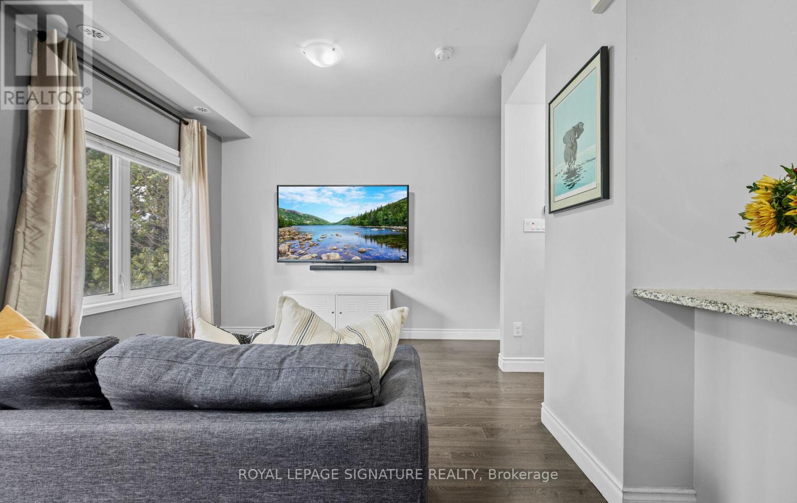 240 - 15 Coneflower Crescent, Toronto, Ontario  M2R 0A5 - Photo 5 - C12574412