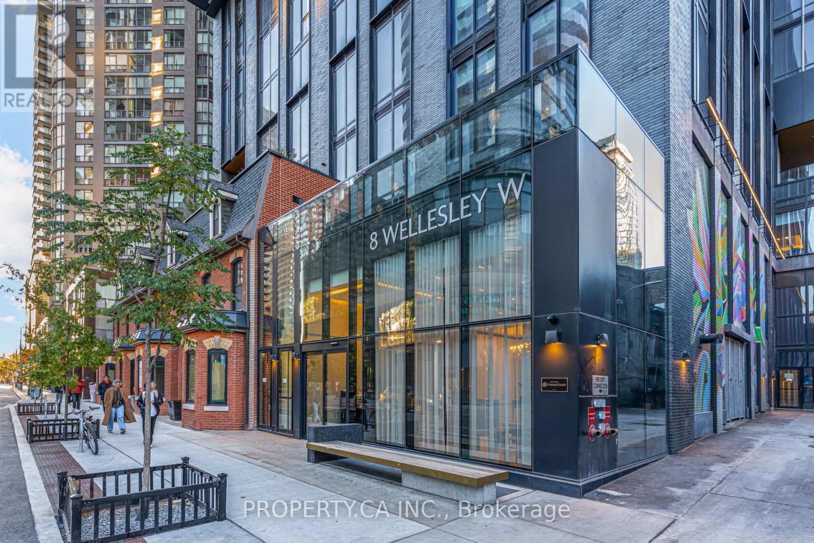 2116 - 8 WELLESLEY STREET W, Toronto, Ontario