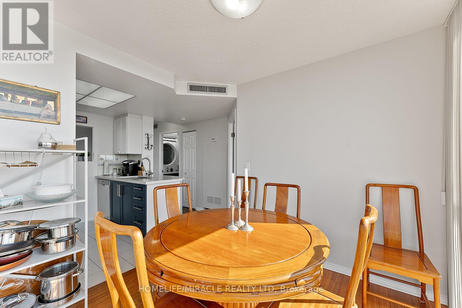 2009 - 7 Concorde Place, Toronto, Ontario  M3C 3N4 - Photo 14 - C12574488