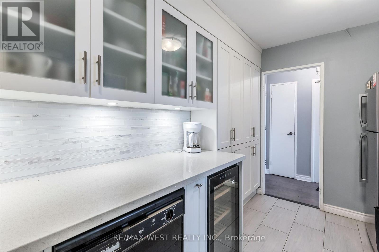 904 - 130 Neptune Drive, Toronto, Ontario  M6A 1X5 - Photo 18 - C12574504