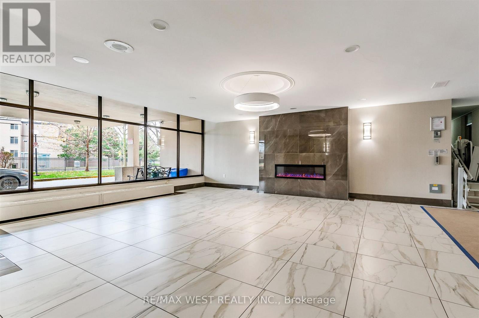 904 - 130 Neptune Drive, Toronto, Ontario  M6A 1X5 - Photo 2 - C12574504