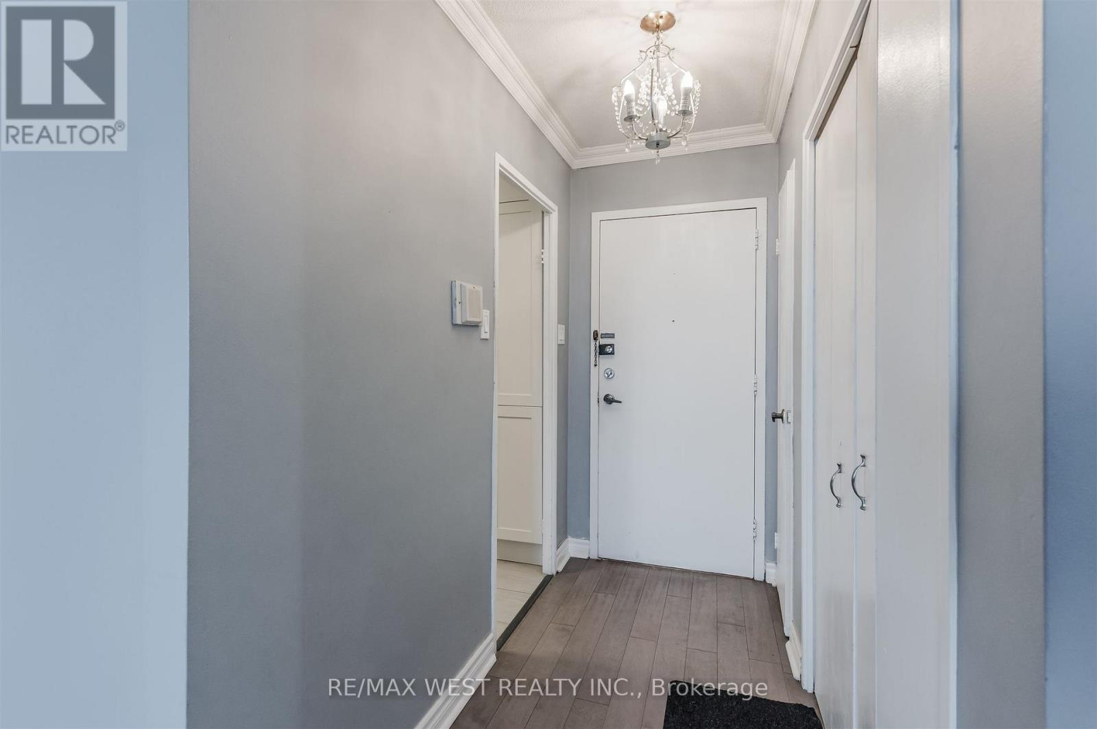 904 - 130 Neptune Drive, Toronto, Ontario  M6A 1X5 - Photo 5 - C12574518