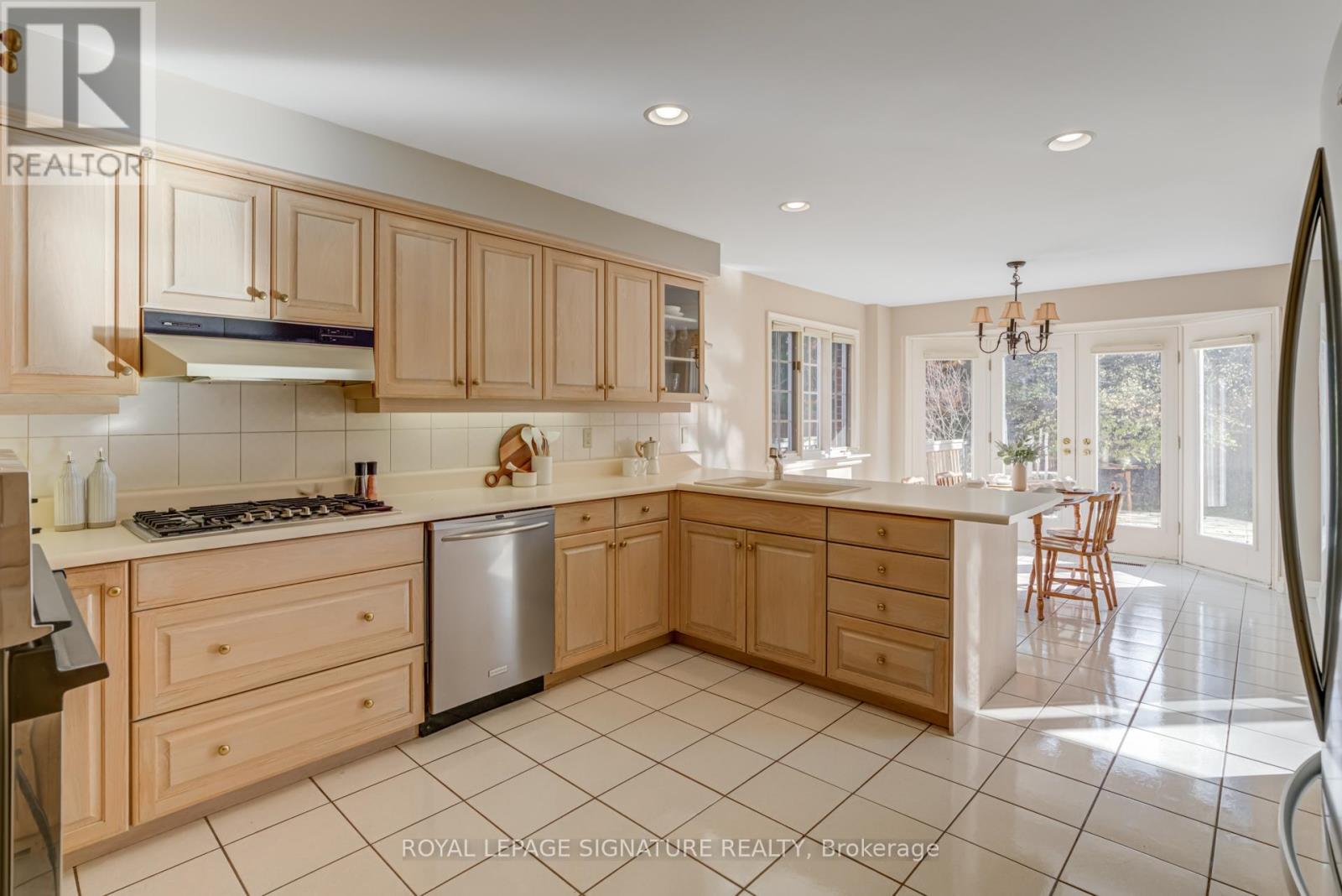 43 Davean Drive, Toronto, Ontario  M2L 2R6 - Photo 10 - C12574546