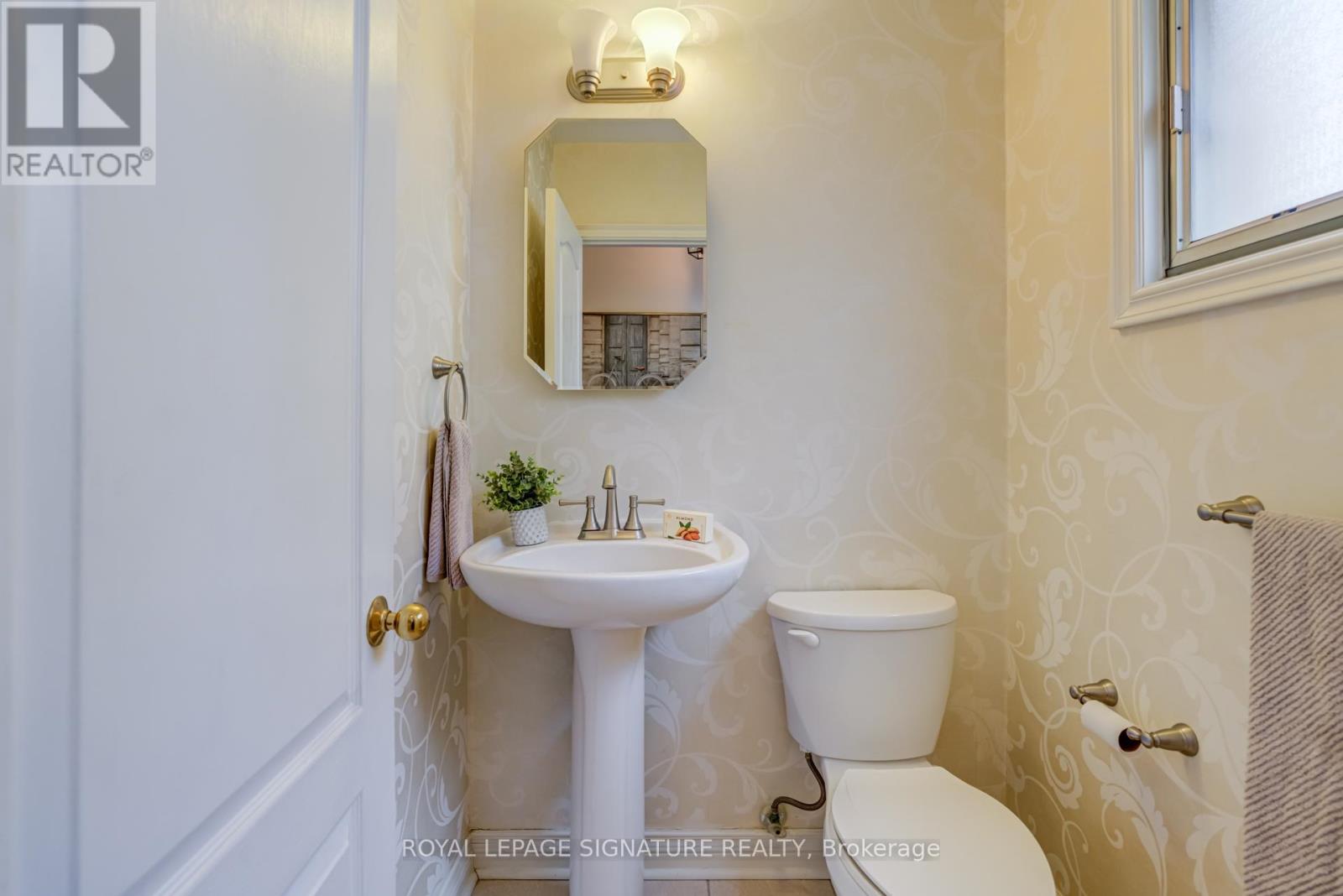 43 Davean Drive, Toronto, Ontario  M2L 2R6 - Photo 13 - C12574546