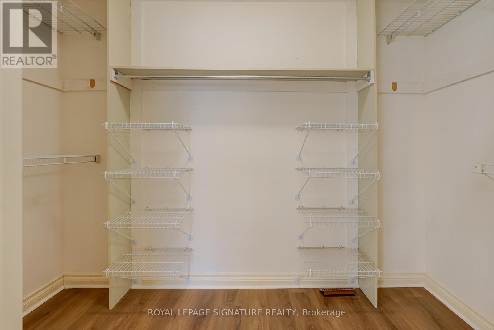 43 Davean Drive, Toronto, Ontario  M2L 2R6 - Photo 19 - C12574546