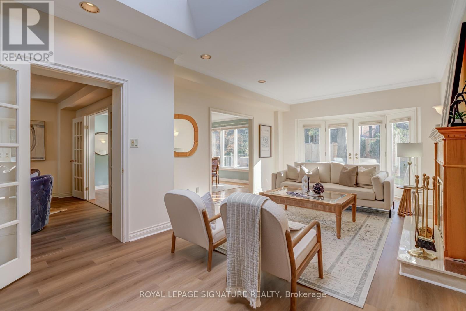 43 Davean Drive, Toronto, Ontario  M2L 2R6 - Photo 4 - C12574546