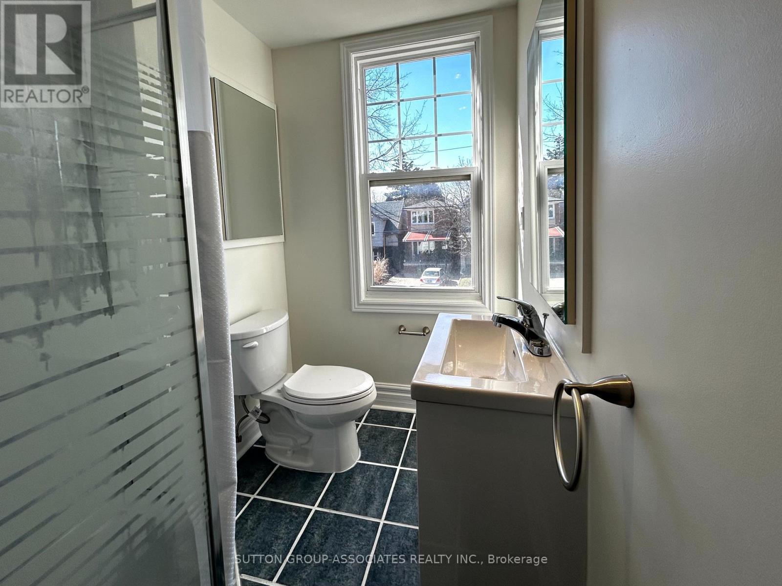 129 Kenwood Avenue, Toronto, Ontario  M6C 2S4 - Photo 15 - C12574564